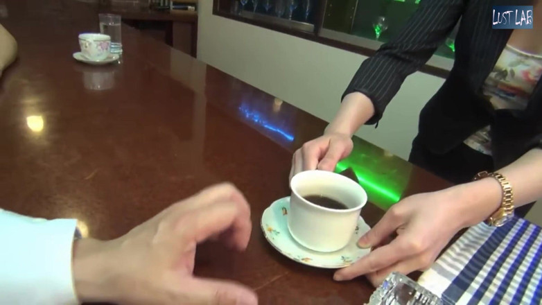 Lust lab: Afternoon Cafe Surprise. the Woman Beside Me Took Notice - Part3