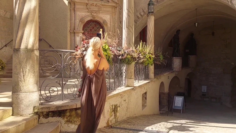 Selena701: Istri amatir pirang cantik Selena menikmati seks setelah berjalan