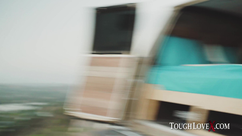 ToughLoveX: Veronica valentine ke saath TOUGHLOVEX randi chunauti