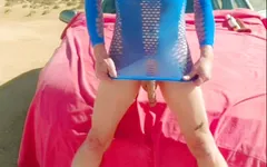 De woestijn in om mijn dildo in een blauw pak te berijden