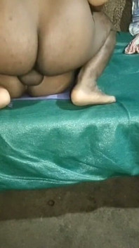 حار بهابهي ديسي أخت زوجة غير شقيقة