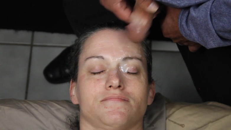 Dirty Dees: Dirty Dees Gets Her Face Blasted