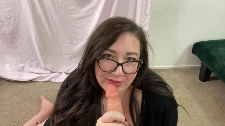 cutejayne: Orta yaşlı seksi kadın Jayne külot koklayıcısını yalıyor