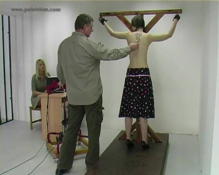The Spanking Machine: Pandora1 Spanking Machine - Bare Back Whipping