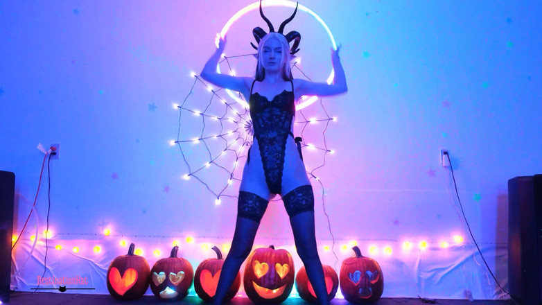 Destination Kat: Halloween dance e hoop compilation muted