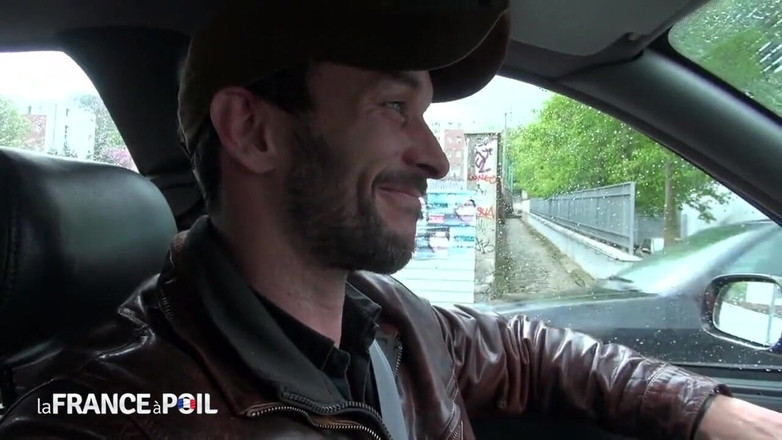 French Gonzo: 欲火中烧的年轻荡妇从卡比那里得到肮脏的骑乘