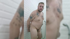 Jimbob Star GAY: Jimbob insaponato nella doccia cavalca un dildo