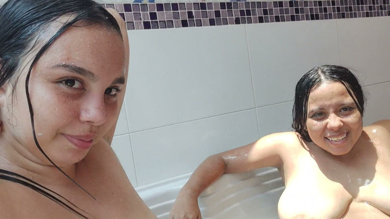 Queenmilk: 3 Sexy Milky Girls in the Jacuzzi 6 Lactating Nipples, Endless...