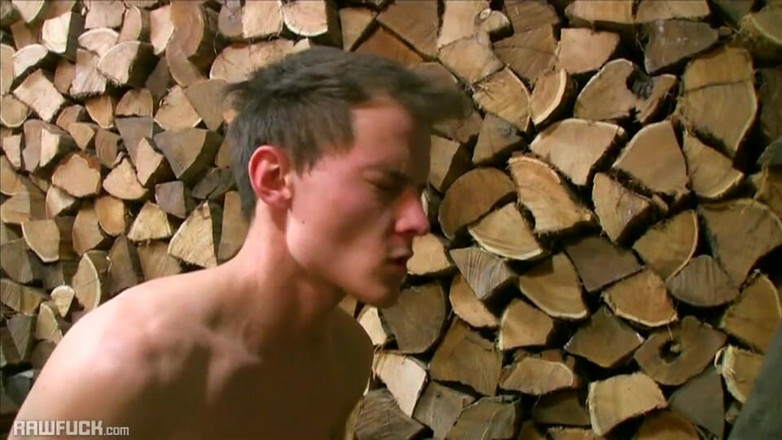 Raw Fuck: Piggy Twinks doused in sperma en pis