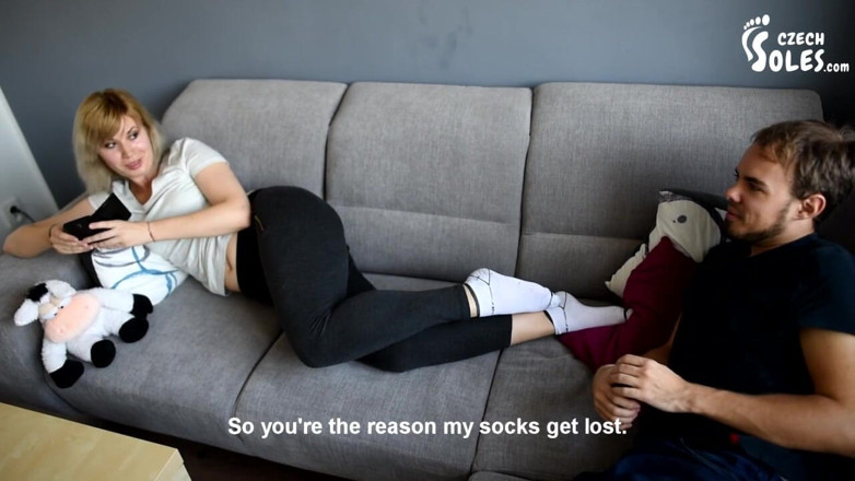 Czech Soles - foot fetish content: Một cơ hội để ngửi vớ của cô ấy