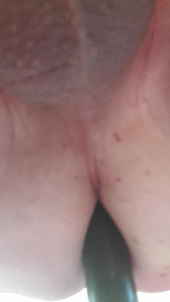 Redhairy4u: Enculada con juguete, masturbación de pene pequeño