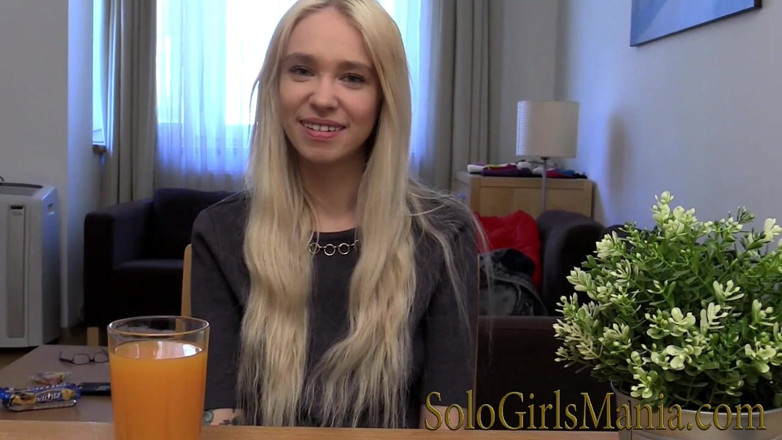 Solo girls mania: Young Girl Arteya Interview