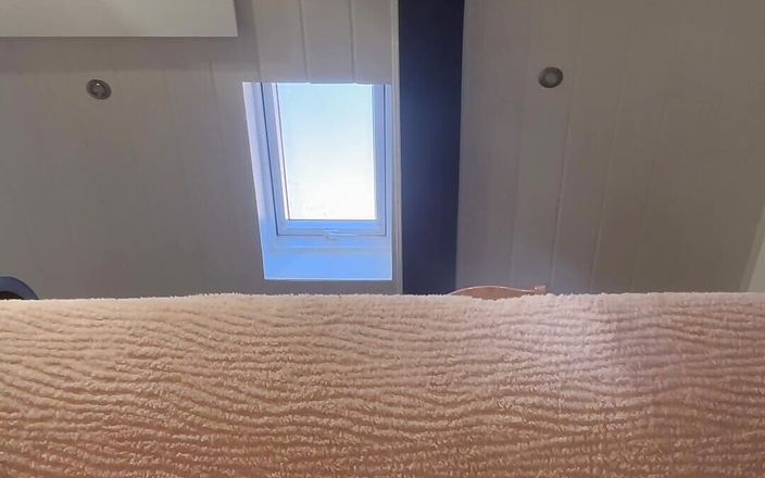 Elisa Bayer: Blond Teen Fuck Her Self