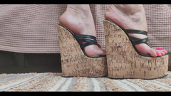 Goddess Lena: Hot Wedges Mengusik