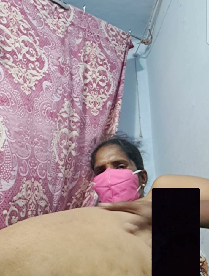 Jayaselvi: Coimbatore น้าสาววิดีโอคอลบริการแก้ผ้าเต็มตัว
