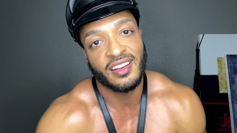 Kinky Bites Gay: डिलन डियाज़: अपने छेद को फैलाने और उसके लंड को दूध देने के लिए चमड़े के दस्ताने का उपयोग करता है