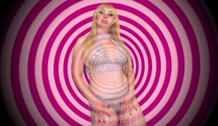 Goddess Misha Goldy: Transformace v malého čůráka saje slabošskou děvku!