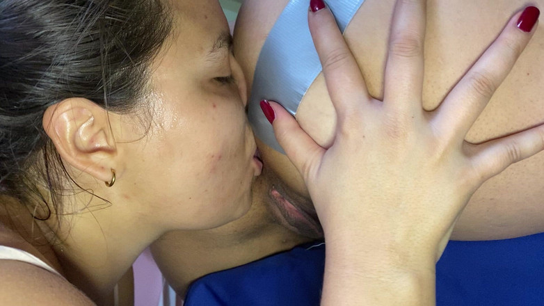 zoemelissa: रसदार और गीले गधे की हार्ड blowjob