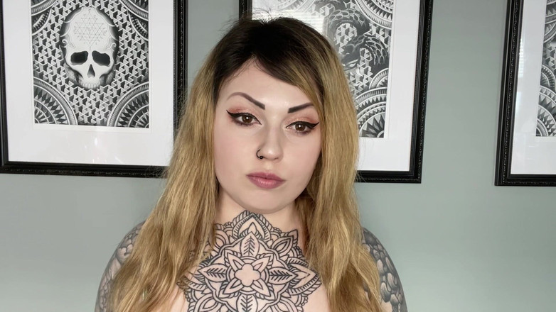 Miss Valentina: Încornorat de o tânără britanică