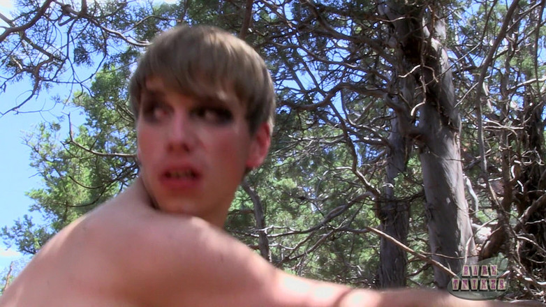 Bare Twinks: Un trio dans la nature sauvage