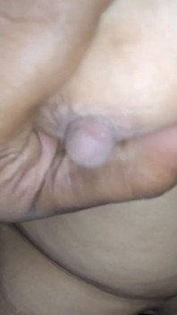 Pareja real montando, toma el control y muestra pasión