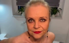 Charmosa madrasta traindo com jovem amante