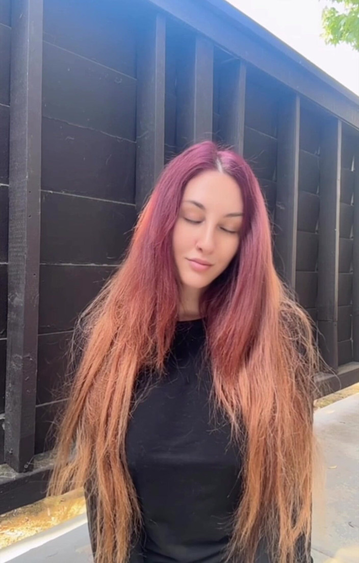 Artemisia Love: La milf tettona italiana artemisia ama i capelli lunghi fetish...
