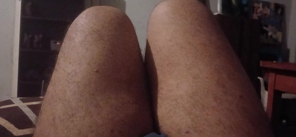 justinbolson: Stepdad Thighs and Feet. so Delicious