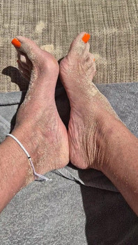 Kaki di dalam Pasir!
