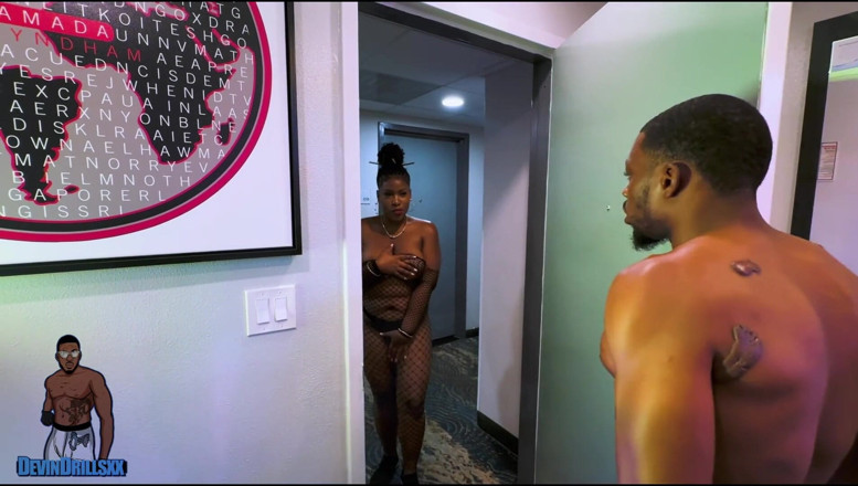 Devin Drillsxx: Porta errada, hora certa