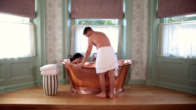 Sexy and Married: Vợ mang thai bị đụ trong bồn tắm