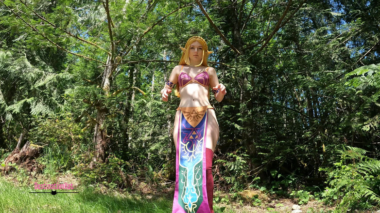 Destination Kat: Kompilasi cewek ini lagi kencing di luar ruangan