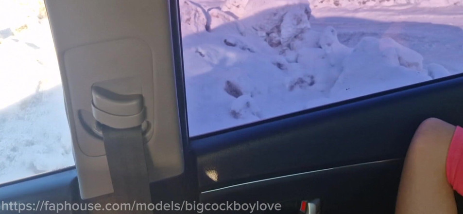 AlexGay: Kurva kouří chlapa jako děvka na dálnici v autě přímo...