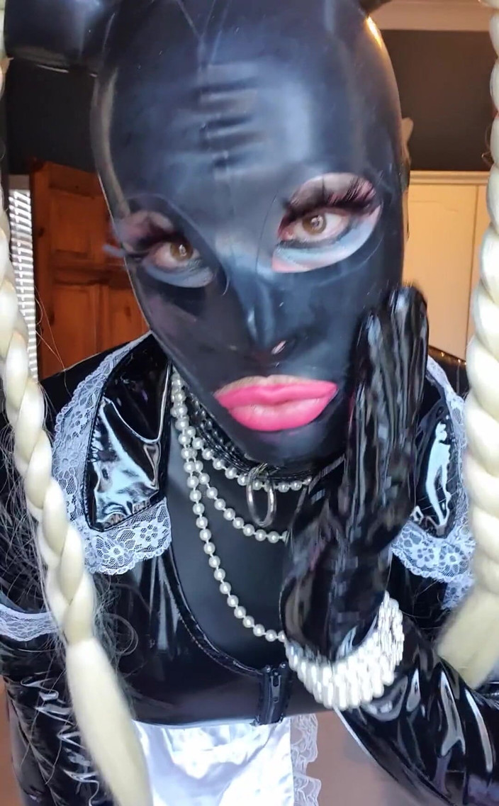 JessicaXD: 有人打电话给女仆吗？