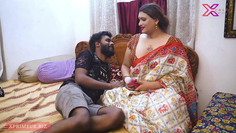 Creative Pervert: Ibu tiri India yang cantik berhubungan seks