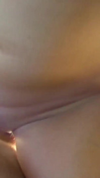 สาวMILFผมทองเย็ดกลางแจ้ง