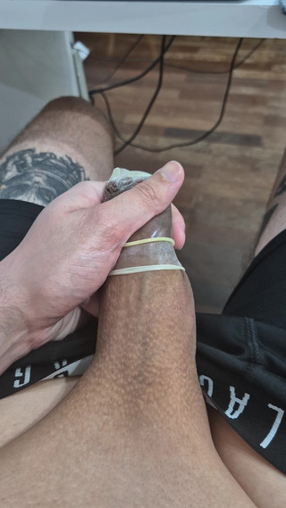 Lkdick8: 我尝试了一个新的避孕套