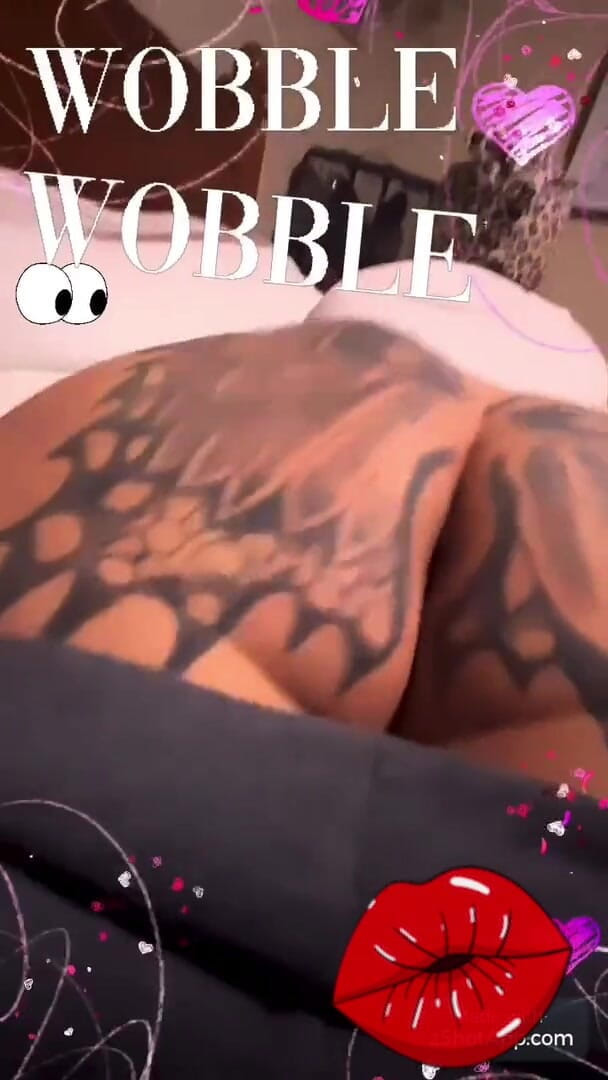 MzKiTTy91: Pantat besar berpantat besar bergoyang