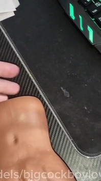 Vem si moje sexy sperma, naplním tvé mladé tělo mrdkou, zatímco jsi ve hře