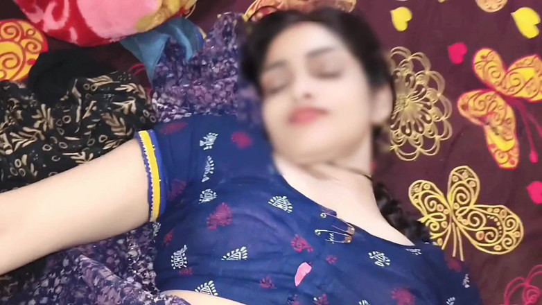 Janvibhabhii: Adik tiriku nyepong kontolku sebelum ngentot habis-habisan, video xxx india...
