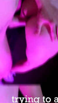 คู่รักมือสมัครเล่นรีดนมต่อมลูกหมากก่อนเธอโดนเย็ดมากกว่าที่เขาโดนยัดกําปั้นเสียบตูดควยใหญ่ควยใหญ่!