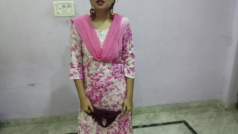 Saarabhabhi6: Desi špinavá bhabhi chce velký penis jejího nemocného devara.