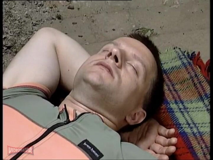 Videorama: Tinggi dan langsing dan baik untuk berkongkek.