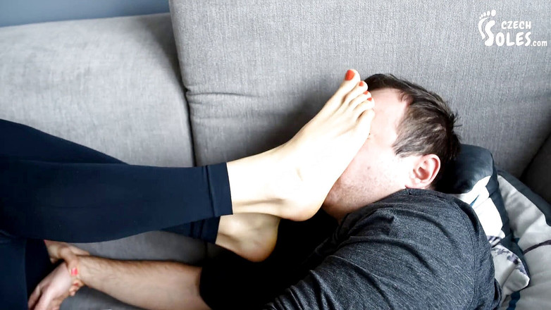 Czech Soles - foot fetish content: Penyembahan Kaki dan Penyerahan Hom oleh Elidoka