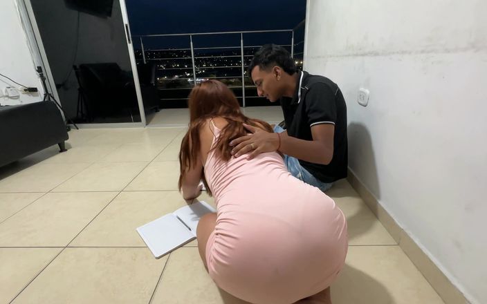 LILY_PUP: Invito a mi amiga universitaria latina sexy a mi apartamento...