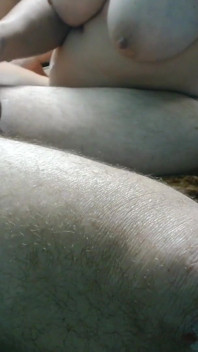 Gordinha milf dando punheta ejaculação