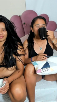 Siamo Due Ragazze Che Ci Sono Perché Siamo Senza Un Uomo Come Te