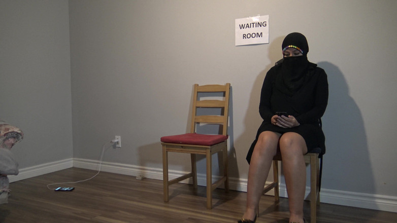 Souzan Halabi: Arabisk muslimsk fru har sex med främling