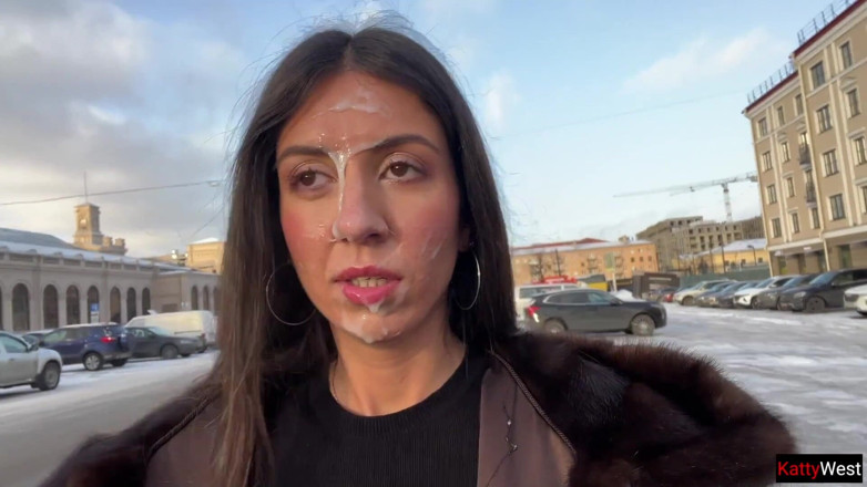Katty West: Дівчина погодилася ходити зі спермою незнайомця на обличчі - cumwalk