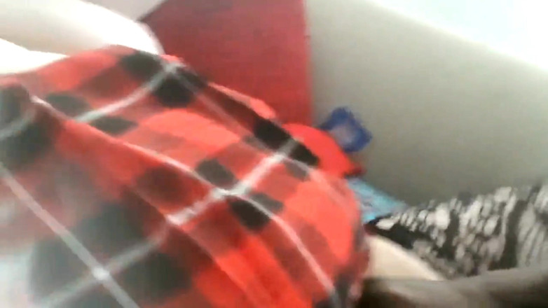 Real homemade BBW BBC porn: 激しい大声で喘ぐ体を揺らすマンコ舐めオーガズム
